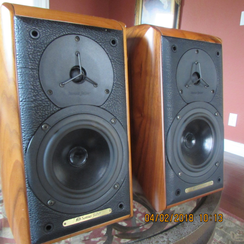 Sonus Faber Signum Review : Sonus Faber Signum Speaker With Matching Stands Photo 2220316 Canuck ...
